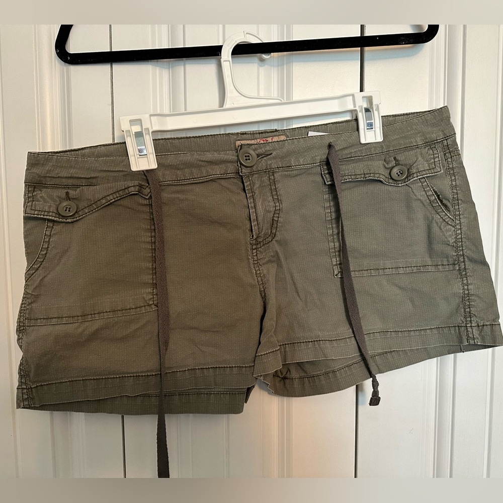 Size 17 Green Cargo shorts